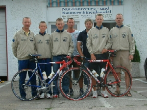 Von ihrem Bulgarienaufenthalt zurückgekehrt (v.l.): Heiko Mai, Florian Harbig, Danilo Kupfernagel, Mirko Misterek, Mike Reuter, Christoph Mai, Bernd Herrmann.