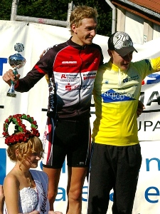 Nils Plötner vom H&R race Team Thüringen trug sich in der Einzelgesamtwertung hinter Dominik Nerz auf Platz zwei in die Ergebnisliste des Napoleoncups 2007 ein.