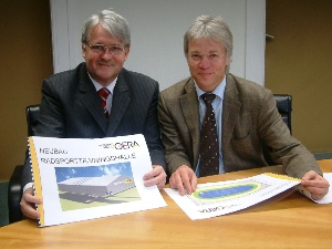 Jetzt oder nie! Geras Oberbürgermeister Dr. Norbert Vornehm (r.) und ZGGW-Werkleiter Bernd Kriebitzsch haben den Bau einer Radsporttrainingshalle zu ihrer Chef-Sache erklärt.