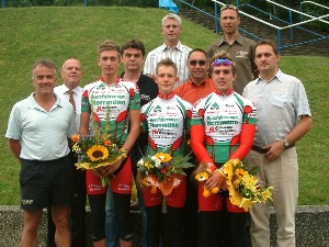 In Anwesenheit von Vereinsvertretern, Förderern des Radsports und Vertretern der Stadt Gera wurden die JWM-Starter auf der Geraer Radrennbahn verabschiedet.