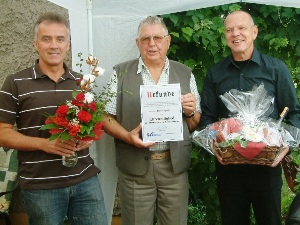 Förderkreis-Vorsitzender Gerald Mortag, Jubilar und SSV-Ehrenmitglied Reiner Späth, SSV-Präsident Wolfgang Reichert (v.l.)