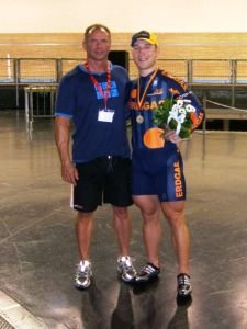Bronzemedaillengewinner Robert Förstemann mit seinem Trainer "Emu" Raasch.