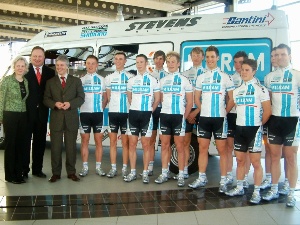 Das Continental-Team Milram während der Teampräsentation 2007 in Gera
