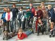 Viel Spaß bei ersten Versuchen mit dem Rennrad - Ferienkinder vom Schullandheim Junge Touristen zum Schnupperkurs auf Geraer Radrennbahn.