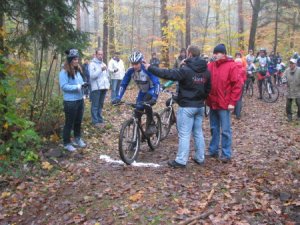 Den Startschuss zum Eröffnungsrennen gab der Olympiateilnehmer von Peking Robert Förstemann.