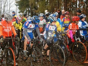 Start der Schüler und Schülerinnen beim 4. Greizer Rad-Querfeldein "Rund um den Sportplatz Tempelwald".