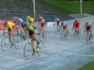 Hei&szlig; umk&auml;mpfte Bahnrennen beim 3.Lauf zum "eropr&auml;zisa" Nachwuchs-BahnCup 2008.
