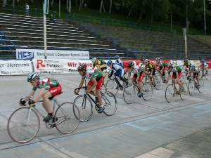 Rennen beim Auftakt zum "eropräzisa" Nachwuchs-BahnCup 2009.