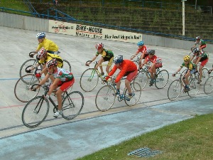 Noch ist das 250 Meter Betonoval als Trainings- und Wettkampfbahn befahrbar. Aber wie lange noch? Und was dann?